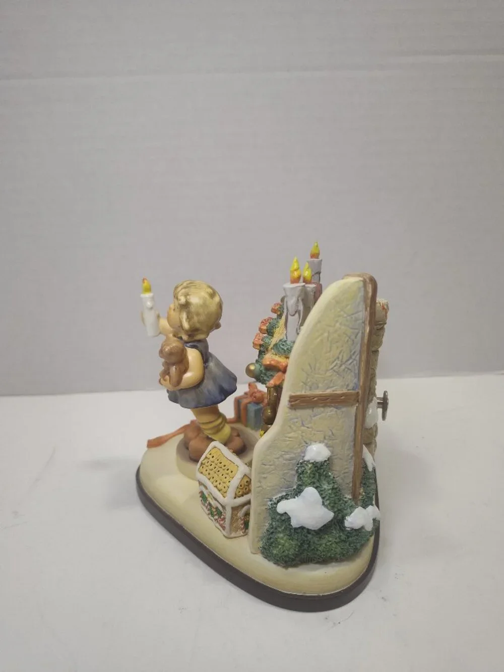 Goebel M.I. Hummel Christmas Wish HUM 2094 Musikfest Collection – 1999